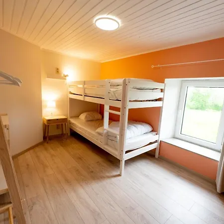 Semesterbostad La Ruchette Anthee